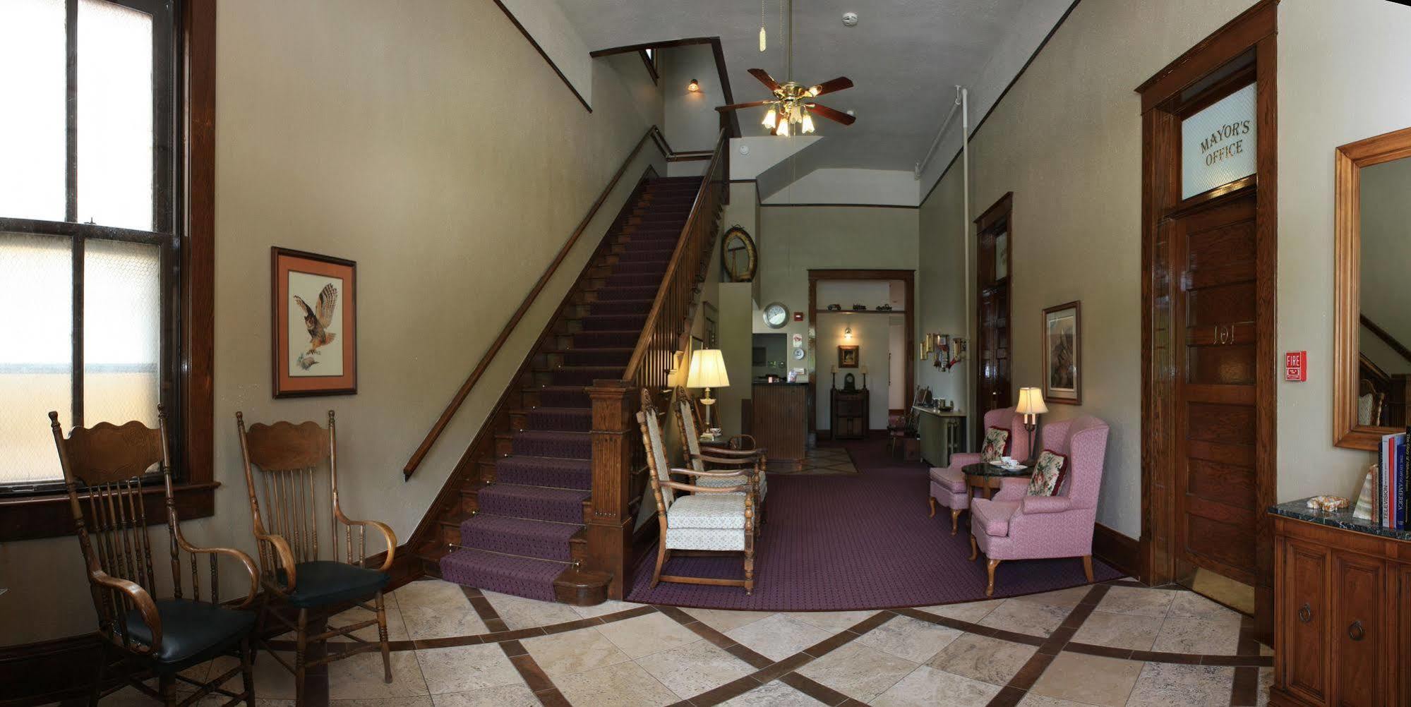 Town Hall Inn Lead Exterior foto